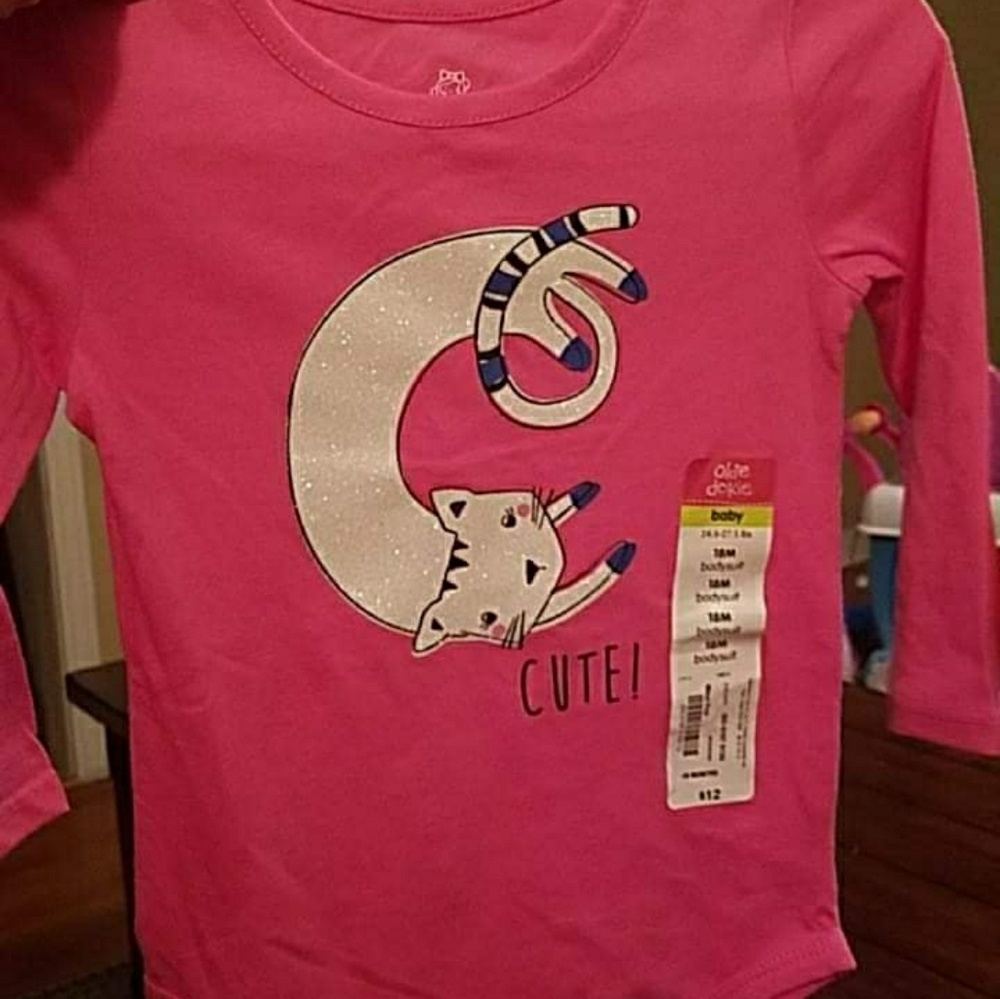Shirt with cats